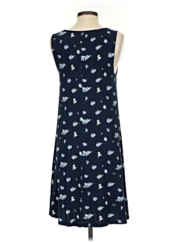 Old Navy Casual Dress (view 2)