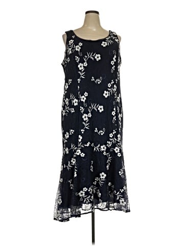 Carmen Marc Valvo Casual Dress (view 1)