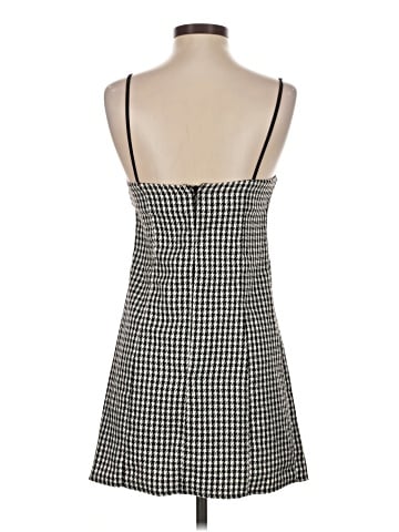 Urban Outfitters Casual Dress (view 2)