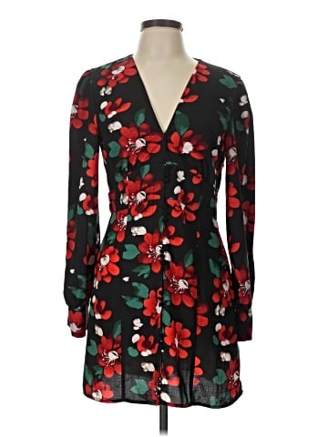 Urban Outfitters Casual Dress (view 1)