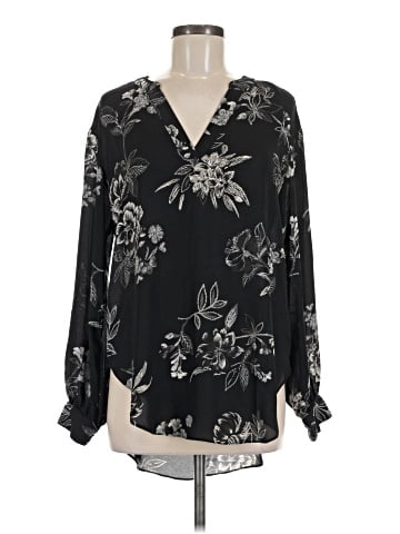 Maurices Long Sleeve T-Shirt (view 1)