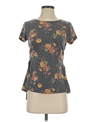 Maurices Short Sleeve T-Shirt (view 1)
