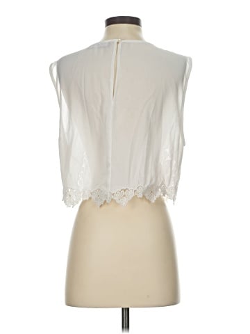 Akira Chicago Red Label Sleeveless Blouse (view 2)