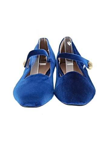 Unbranded Flats (view 2)