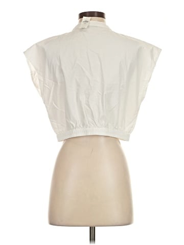 Gap Sleeveless Button-Down Shirt (view 2)
