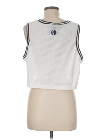 Nike Sleeveless Top (view 2)