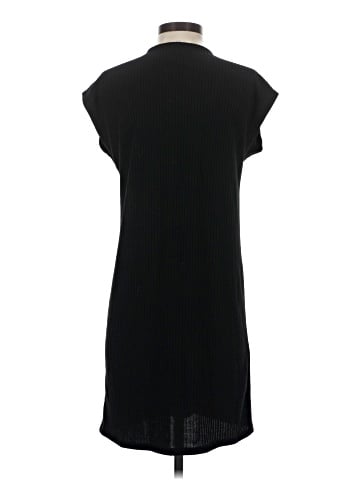 Old Navy Casual Dress (view 2)