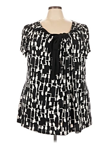 YUMMY PLUS Short Sleeve Blouse (view 1)