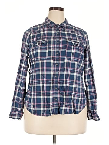 Maurices Long Sleeve Button-Down Shirt (view 1)