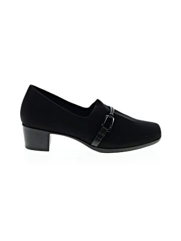 Munro American Heels (view 1)