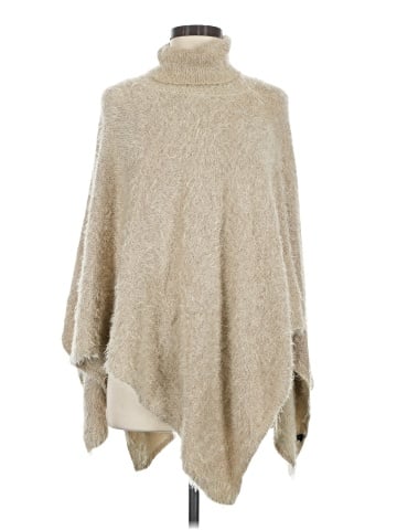 Akemi + Kin Poncho (view 1)
