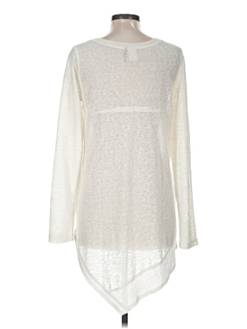 Akemi + Kin Long Sleeve T-Shirt (view 2)