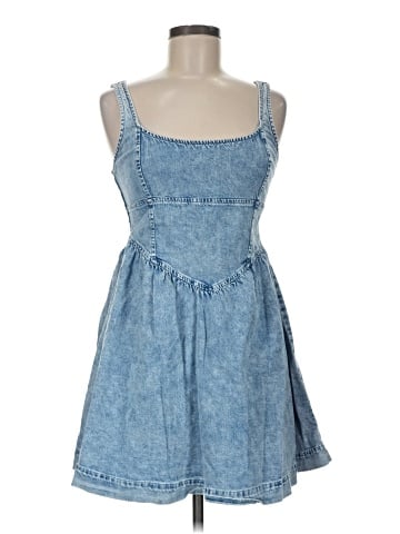 American Eagle Outfitters Casual Dress (view 1)