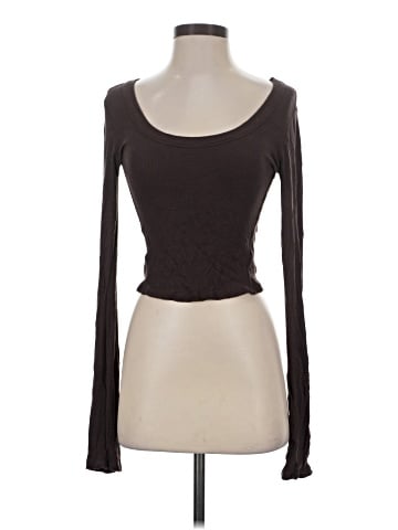Universal Thread Long Sleeve T-Shirt (view 1)