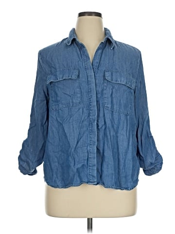 Levi's 3/4 Sleeve Button-Down Shirt (view 1)