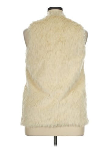 BB Dakota Faux Fur Vest (view 2)