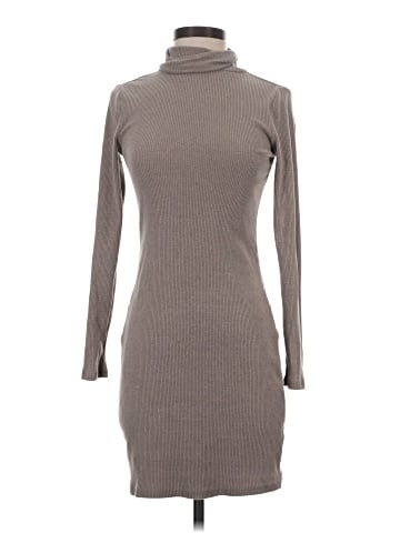 Old Navy Casual Dress (view 1)