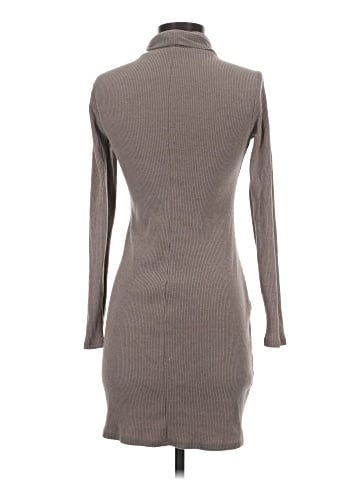 Old Navy Casual Dress (view 2)