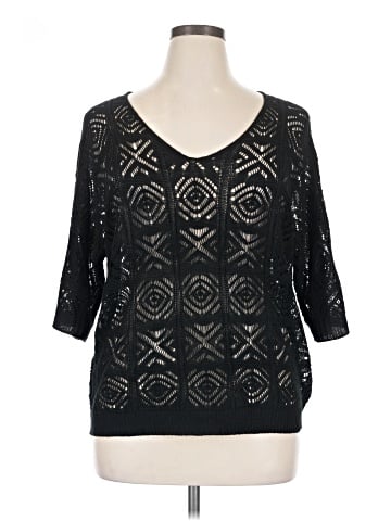 Dokotoo Pullover Sweater (view 1)