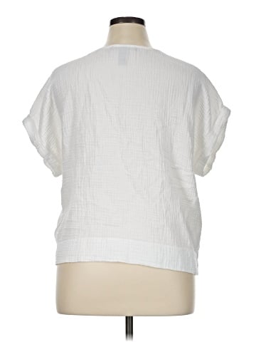 Gloria Vanderbilt Short Sleeve T-Shirt (view 2)