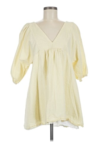 Urban Outfitters Casual Dress (view 1)