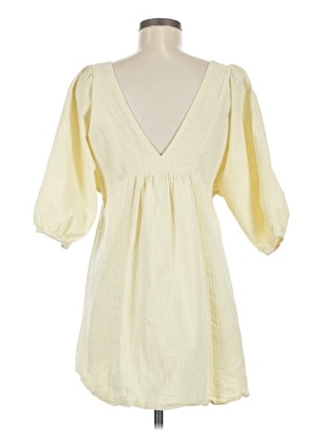 Urban Outfitters Casual Dress (view 2)