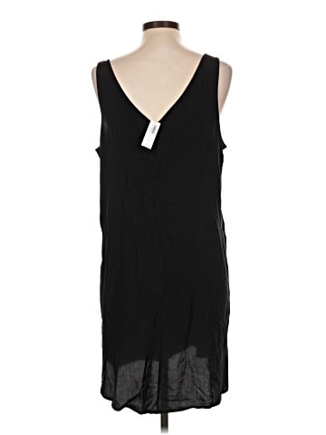Old Navy Sleeveless Top (view 2)