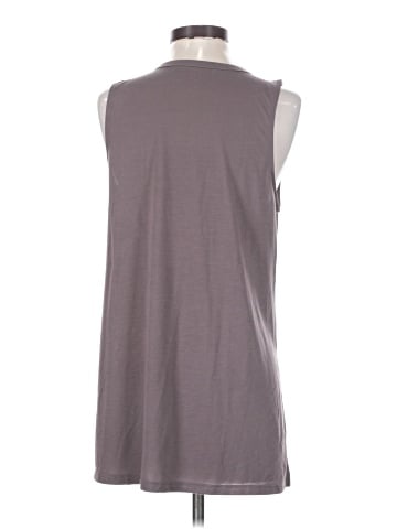 Active by Old Navy Sleeveless T-Shirt (view 2)