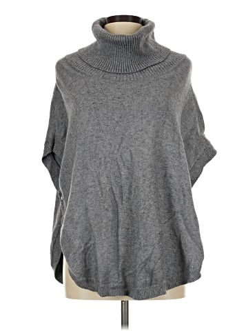 Sisters Poncho (view 1)