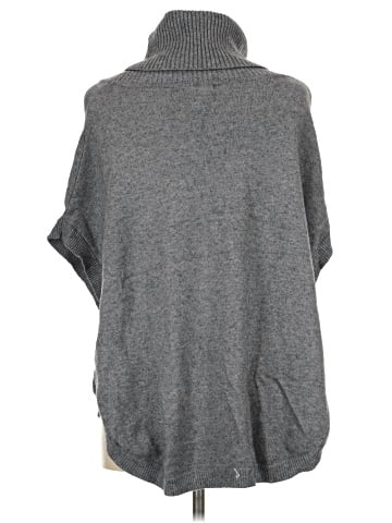 Sisters Poncho (view 2)