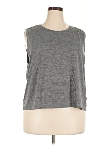 Gap Fit Sleeveless T-Shirt (view 1)