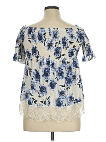 Charlotte Russe Short Sleeve Blouse (view 2)