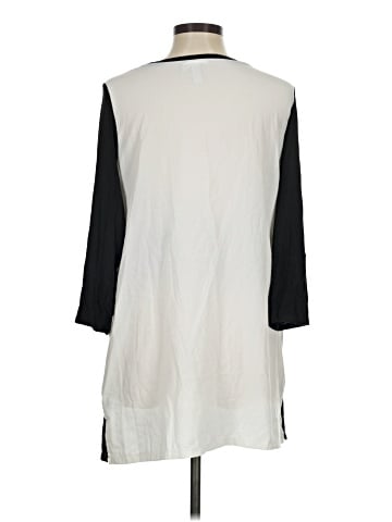 Liz Lange Maternity for Target 3/4 Sleeve Top (view 2)