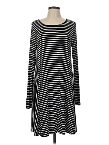 Old Navy Casual Dress (view 1)