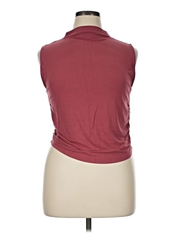 Old Navy Sleeveless T-Shirt (view 1)