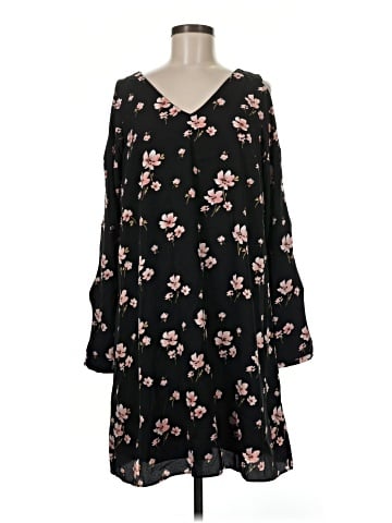 Chelsea & Theodore Casual Dress (view 1)