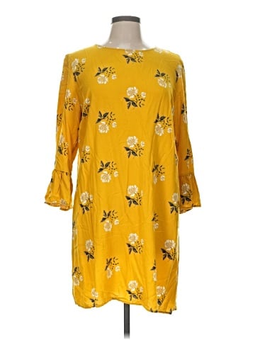 Old Navy Casual Dress (view 1)
