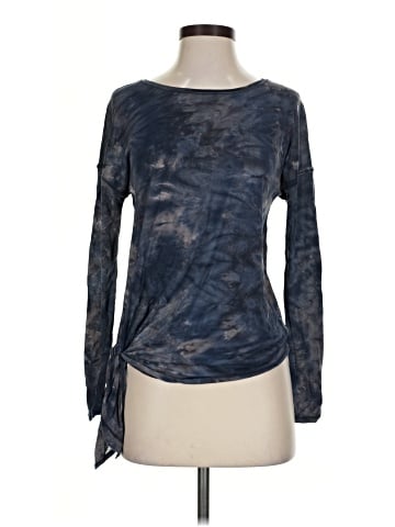 Lululemon Athletica Long Sleeve Top (view 1)