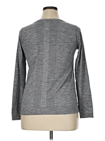 Lululemon Athletica Long Sleeve T-Shirt (view 2)