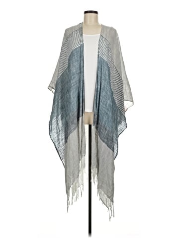 Lovestitch Poncho (view 1)