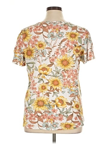 Maurices Short Sleeve T-Shirt (view 2)