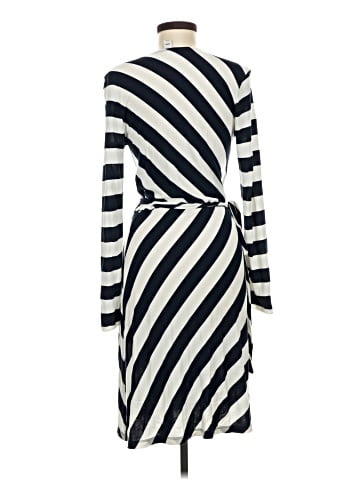 Old Navy Casual Dress (view 2)