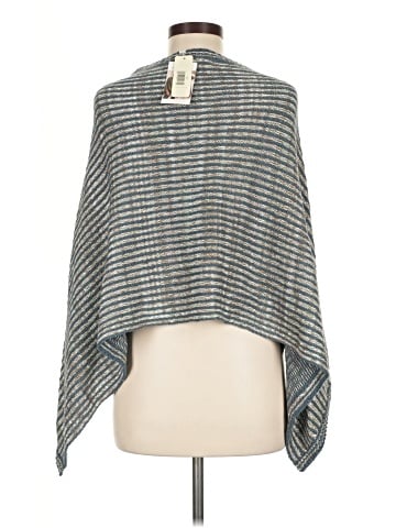 Simply Noelle Poncho (view 2)