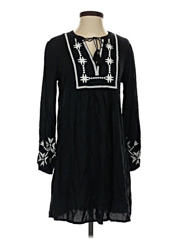 Old Navy Casual Dress (view 1)