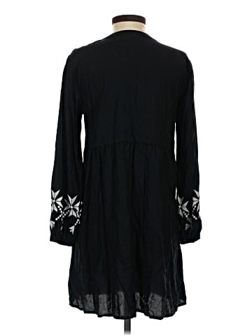 Old Navy Casual Dress (view 2)