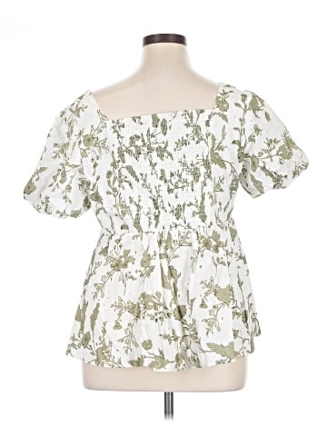 BLOOMCHIC Short Sleeve T-Shirt (view 2)
