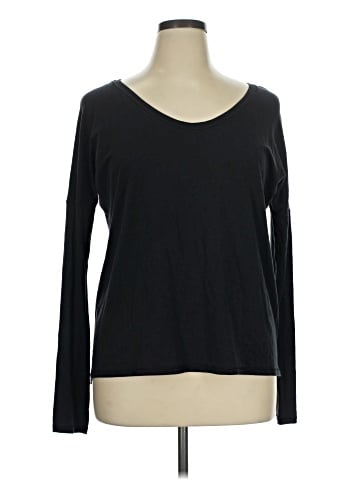 Lululemon Athletica Long Sleeve T-Shirt (view 1)