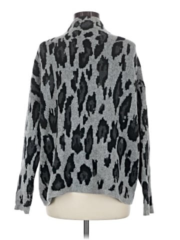 Neiman Marcus Cashmere Pullover Sweater (view 2)