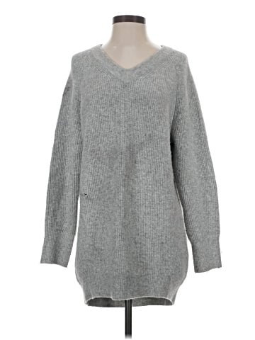 Uniqlo Pullover Sweater (view 1)