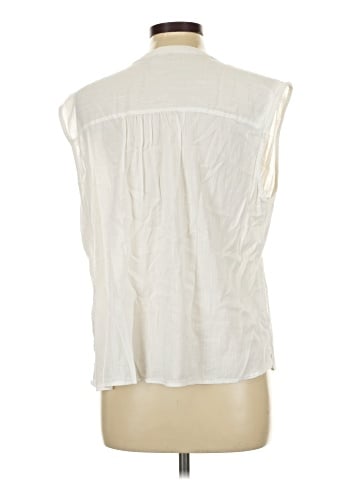 Old Navy Sleeveless Button-Down Shirt (view 2)